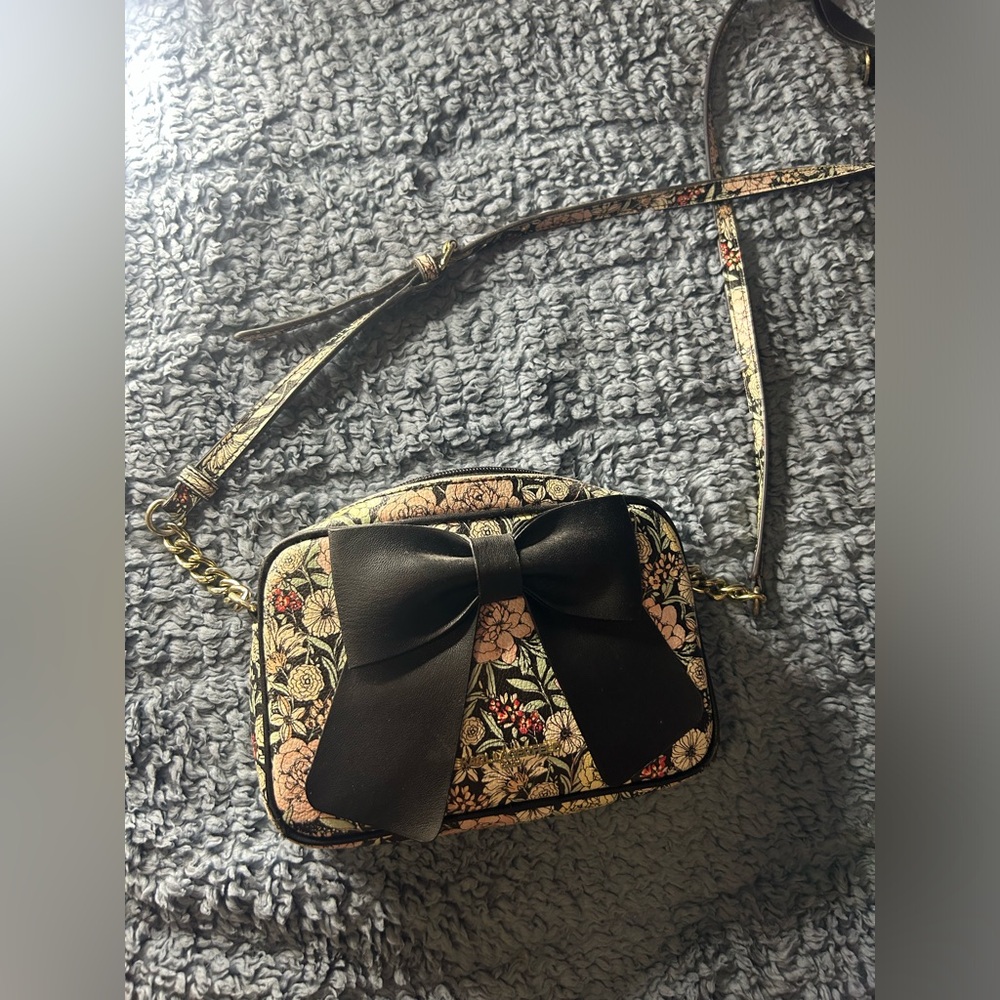 KARL Lagerfeld Paris' crossbody bag floral